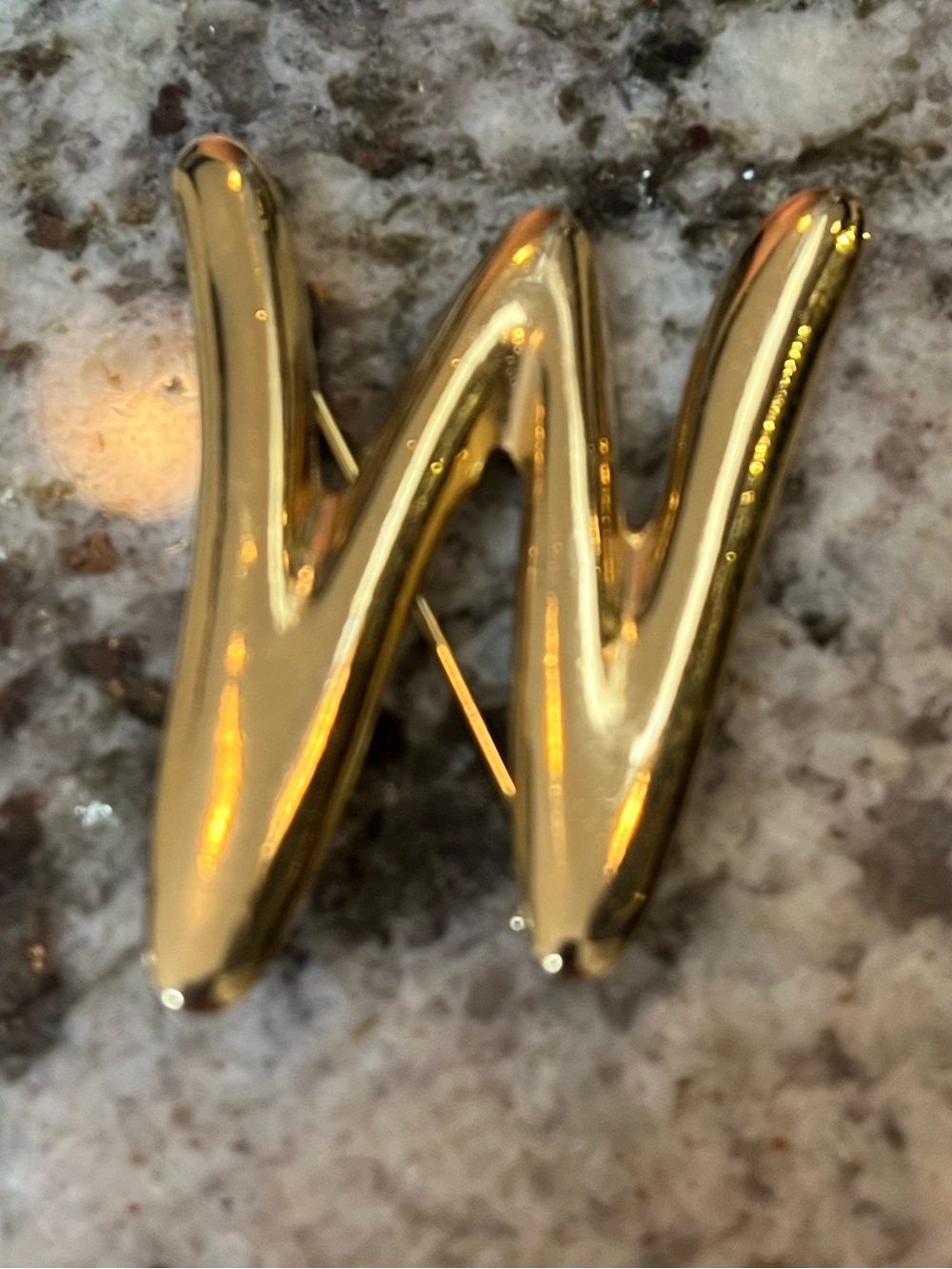 Gold Letter 'W' Brooch Pin